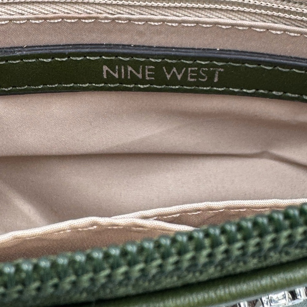 Green Quilted Nine West Wristlet Wallet Pouch - Picture 7 of 9